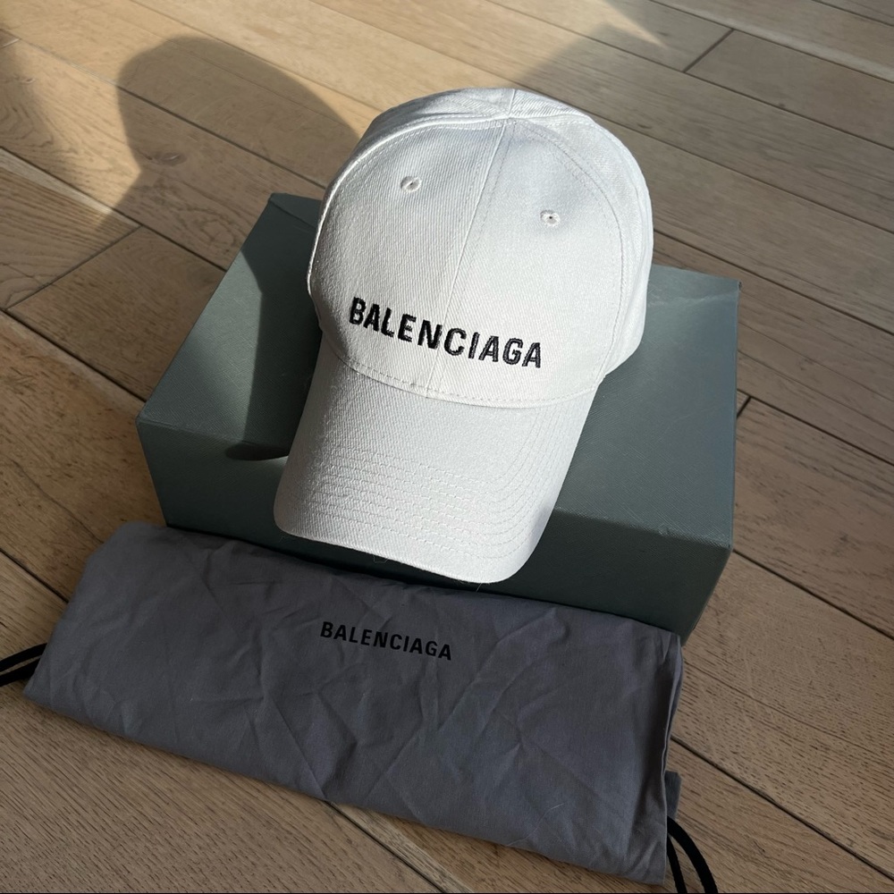 Balenciaga Logo Cap in grey and black cotton